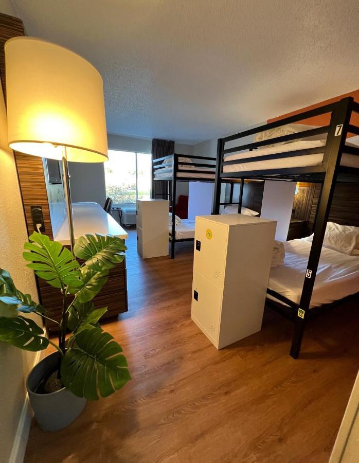 Bposhtels Charlotte Pansiyon Dış mekan fotoğraf